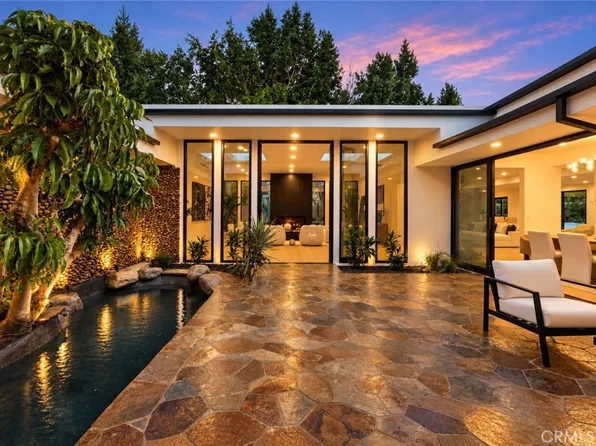 17414 Cumpston St, Encino, CA 91316