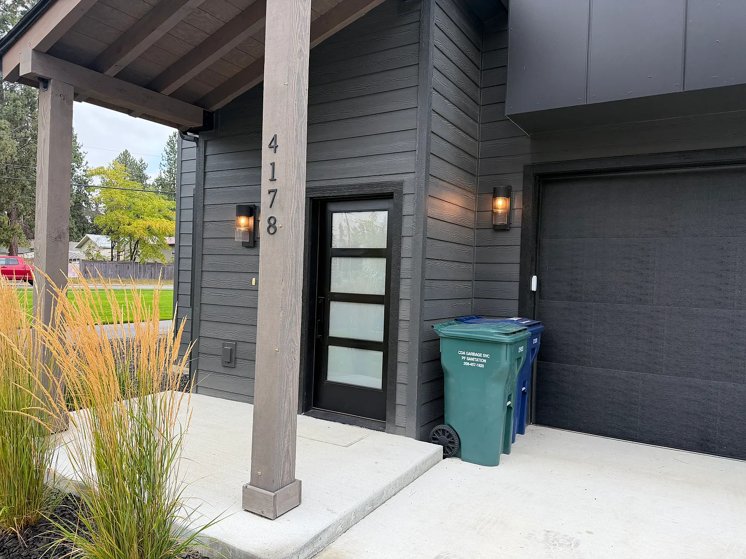 3 bed, 2100 sqft, $2,799 — Photo 2