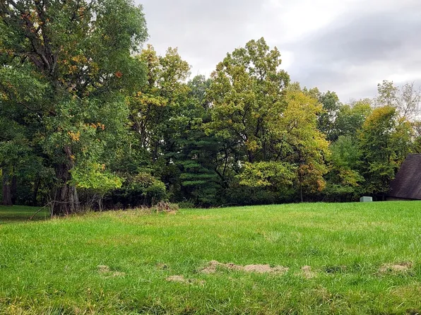 178 Breezy Point Ct, Varna, IL 61375