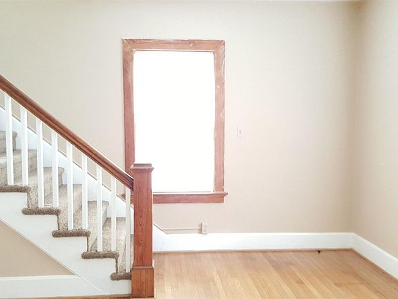 5th image of 124 Waller Ave