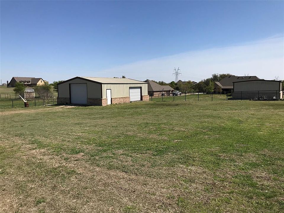2nd image of 109 Blacktail Ln