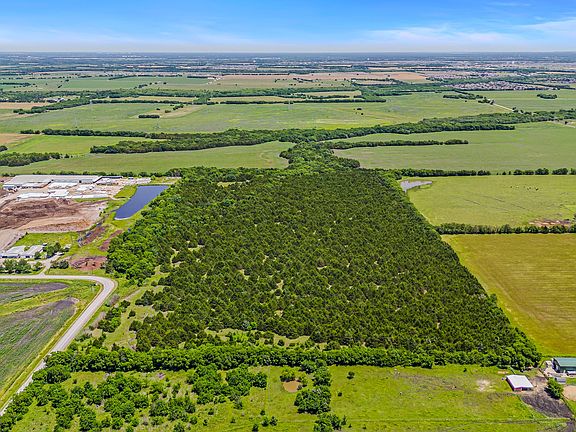 4th image of County Road 800