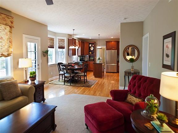 5th image of 425 Greystone Dr