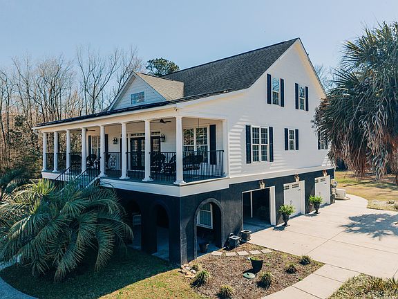 2nd image of 521 Limestone Rd