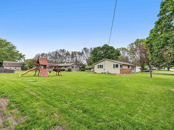 3rd image of 2674 Pioneer Dr