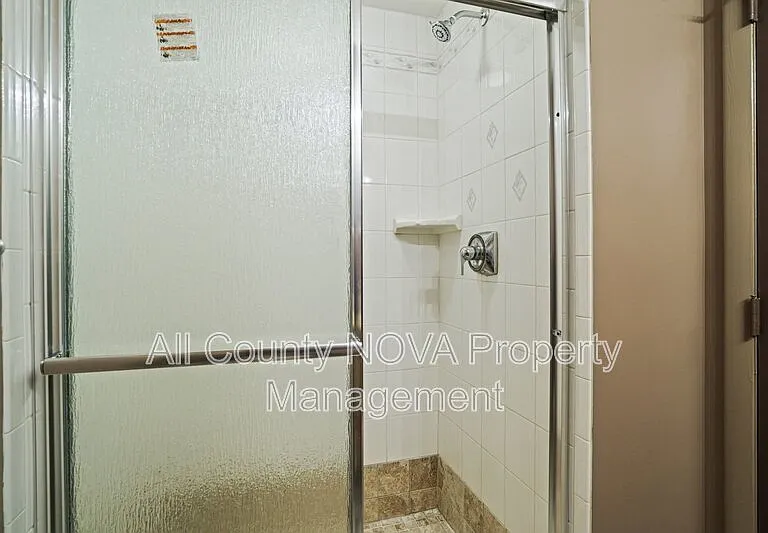6428 Earlham Dr — Photo 39