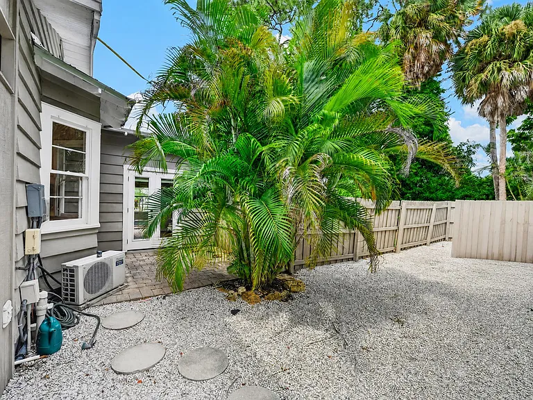 1010 Virginia Dr — Photo 59