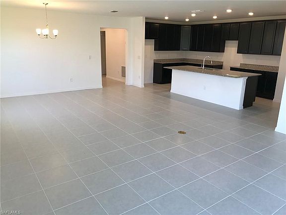 4th image of 2127 SW 25th St