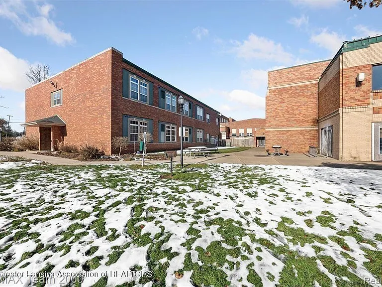 335 Horatio St #204 — Photo 4