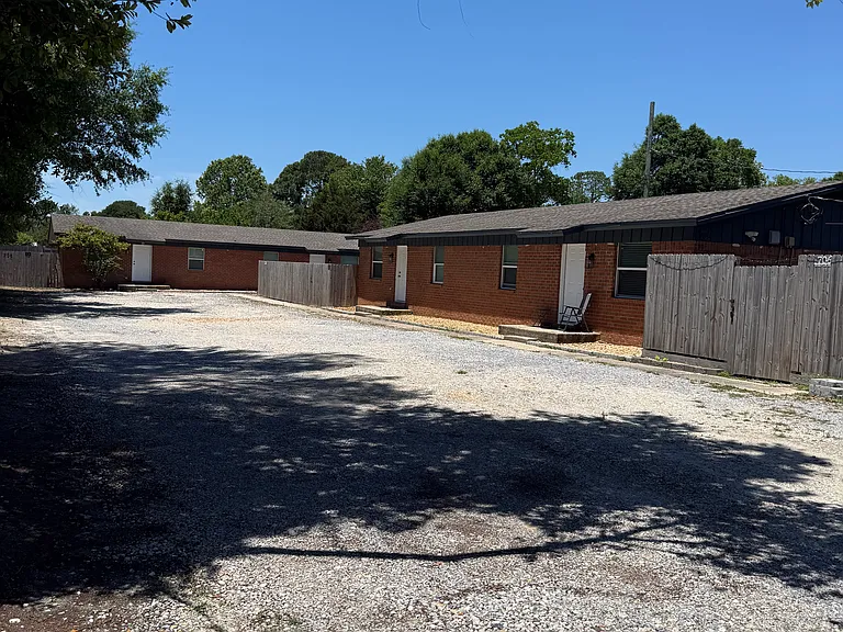 706 Shady Lane Dr #D — Photo 14