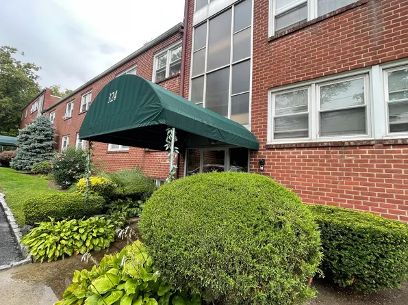 324 Strawberry Hill Ave APT A207, Norwalk, CT 06851