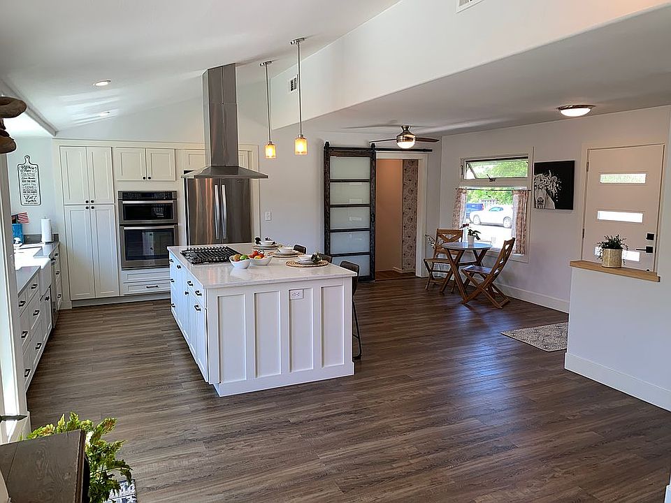 1st image of 284 Cypress Ave