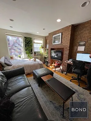 Rented by Bond New York | media 5