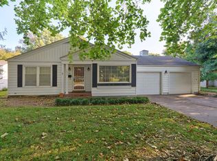 1633 E Bennett St, Springfield, MO 65804