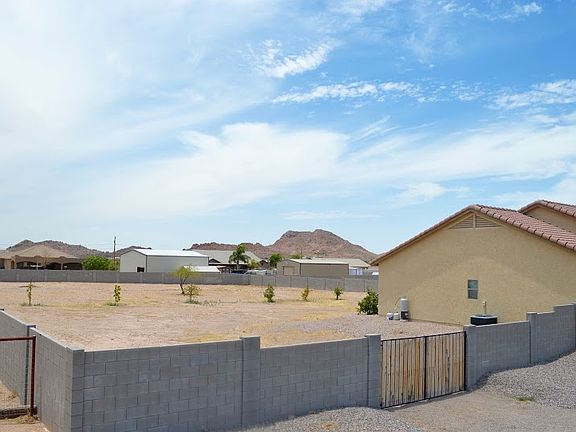 3rd image of 651 W Zion Ln