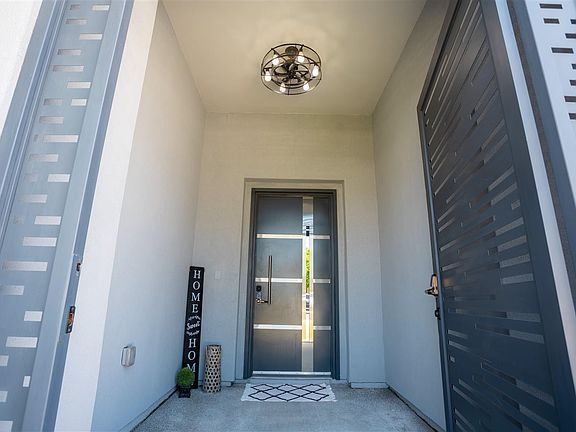 4th image of 1309 W 18th Pl