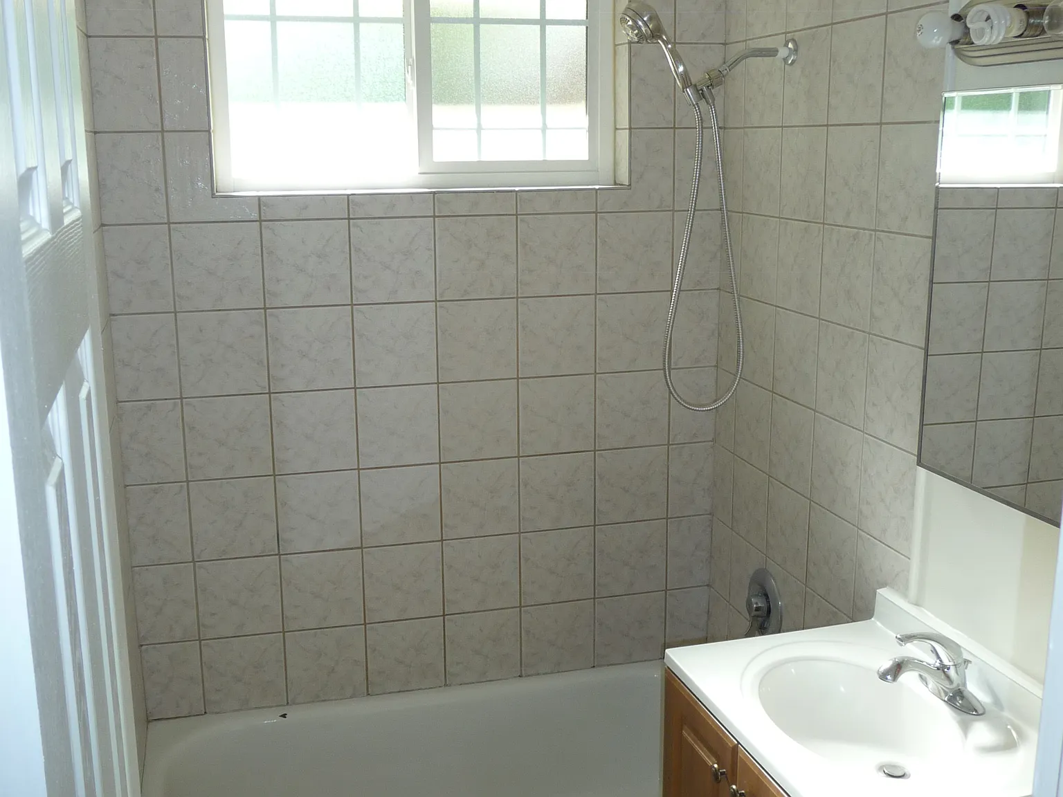 2 bed, 1100 sqft, $1,945 — Photo 4