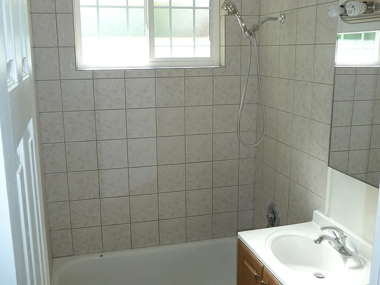 2635 California Ave — Photo 4