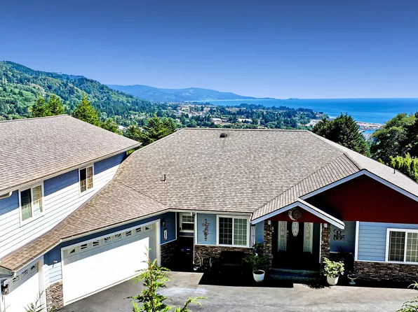 16881 Marina Heights Rd, Brookings, OR 97415