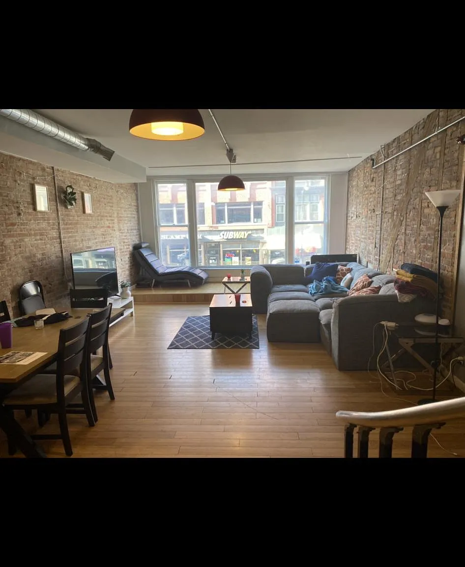 5 bed, 11929 sqft, $4,250 — Photo 1