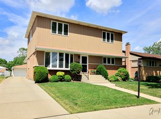 8506 N Olcott Ave, Niles, IL 60714