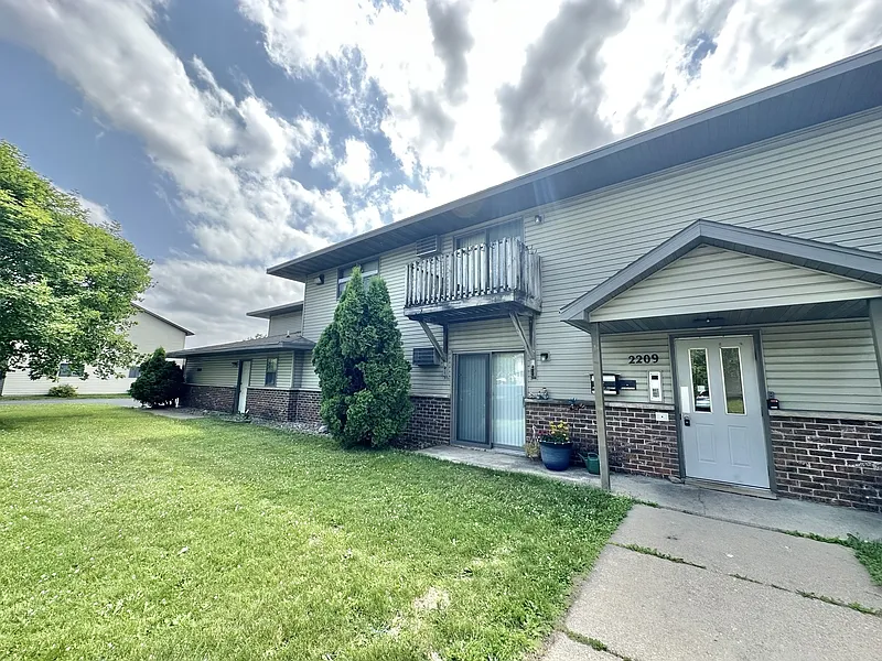 1 bed, 1.0 bath, $925 — Photo 2