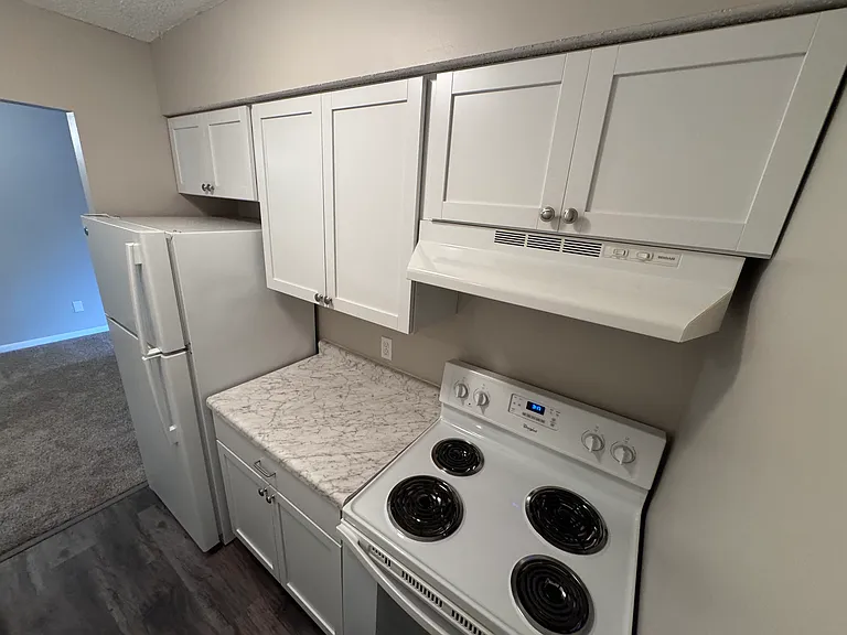 204 E Center St #8 — Photo 6