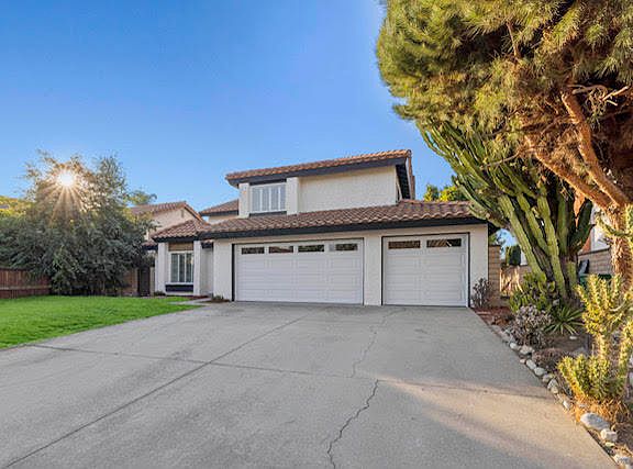 4th image of 3679 Doral St