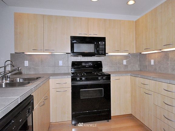 2nd image of 400 W 8th Street #312
