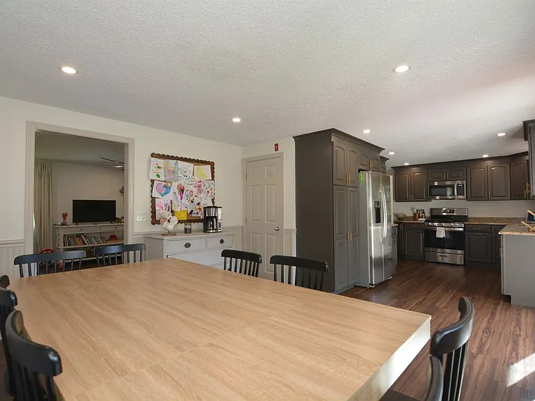 49 Academy Ave — Photo 8