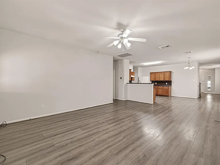 13915 Maleewan Ln — Photo 16