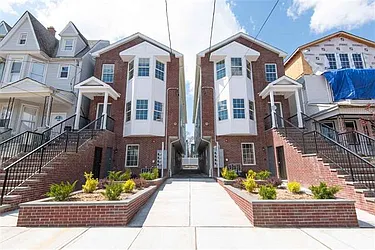133 Arlington Avenue, #2