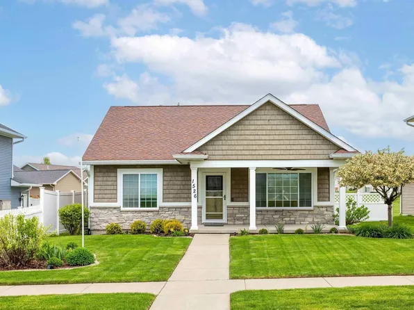 1526 Parkview Ln, Davenport, IA 52807