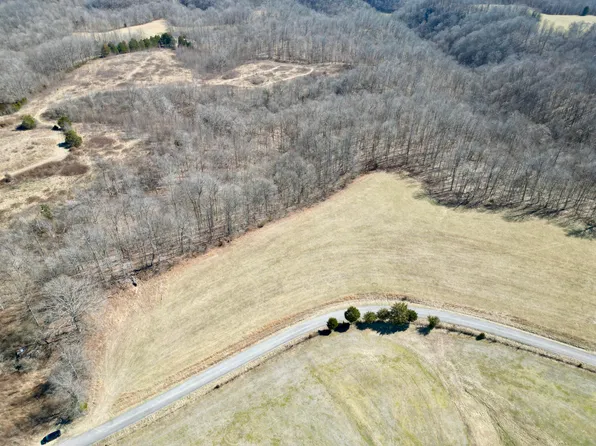 18 Parks Ridge Rd, Russell Springs, KY 42642