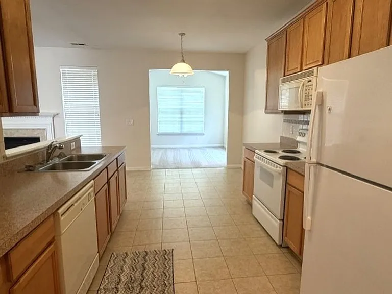 1107 Montreux Dr — Photo 5