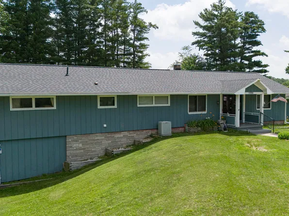 55081 Buckhorn Rd, Three Rivers, MI 49093