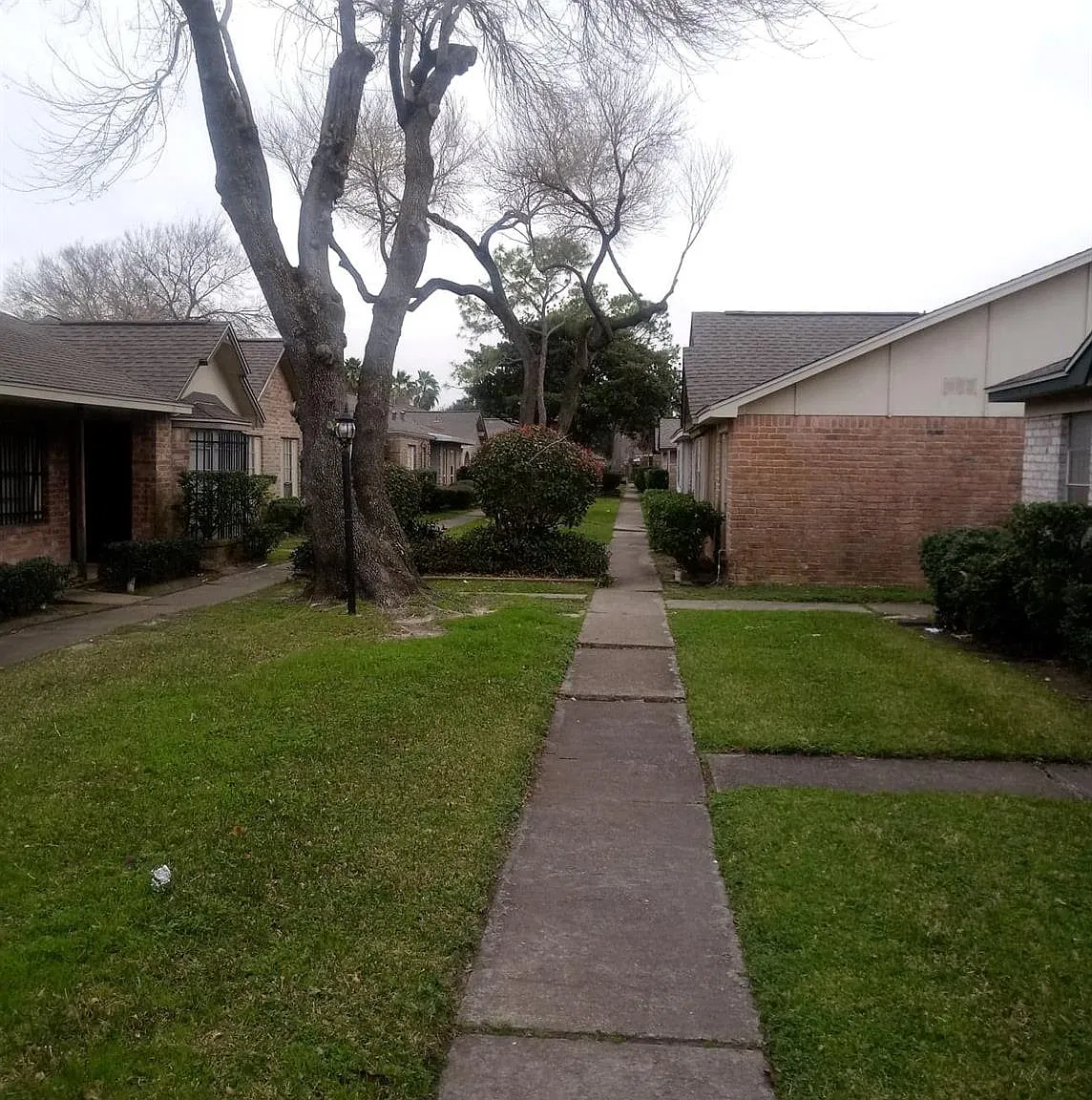2 bed, 2.0 bath, 1172 sqft, $1,300 — Photo 2