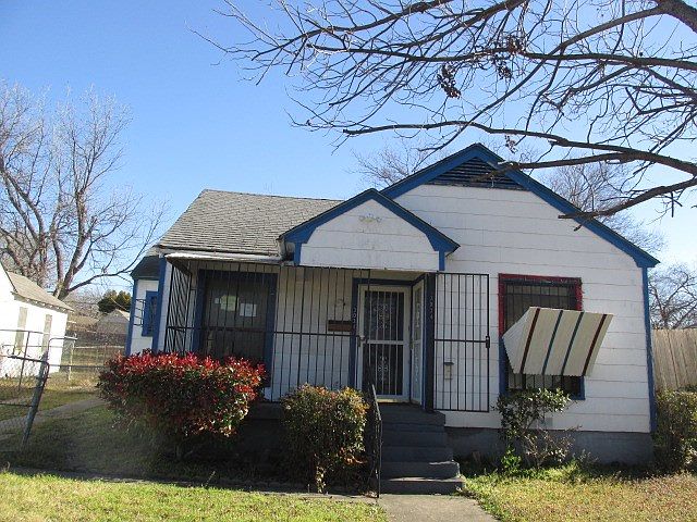 1st image of 3034 Fernwood Ave