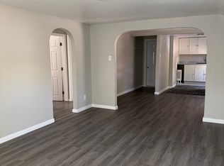 4142 3rd St #2, Des Moines, IA 50313