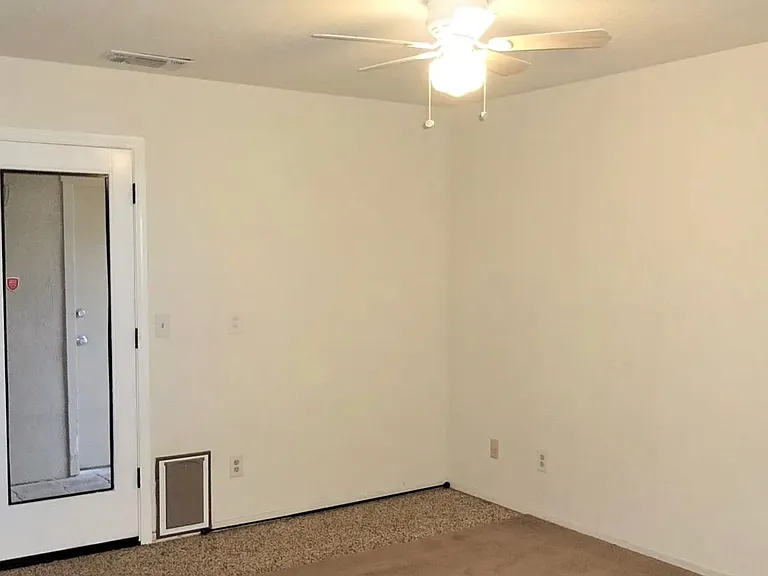 2223 Ellery Ave — Photo 9