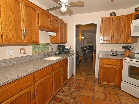 5th image of 661 W Rushwood Dr