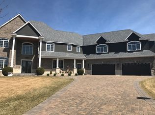 8630 Kelzer Pond Dr, Victoria, MN 55386