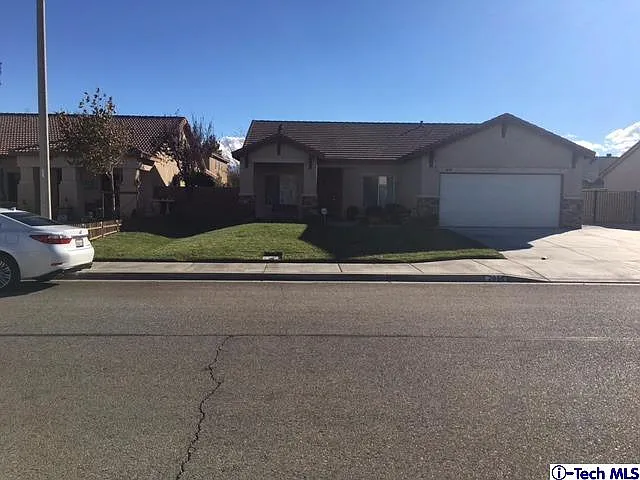 2036 Holguin St photo 1