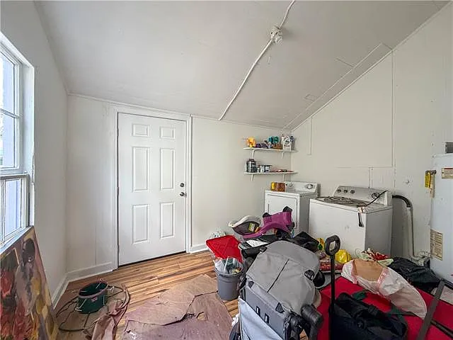 3319 Laurel St — Photo 13