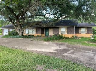 106 Laughlin Rd, Eagle Lake, TX 77434