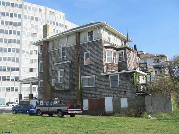3rd image of 208 S New Hampshire Ave