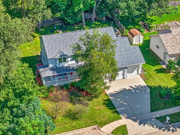 827 Ridge View Ln, Oregon, WI 53575