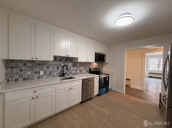 1020 Raritan Ave, Highland Park, NJ 08904