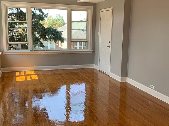 4th image of 5829 S Campbell Ave #2