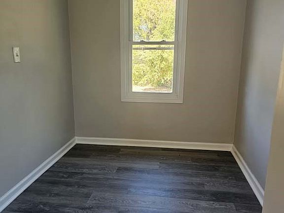 4th image of 250 Anderson Ave